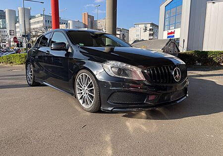 Mercedes-Benz A 220 AMG Styling DISTRONIC LEDER KAMERA PDC