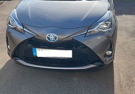 Toyota Yaris 1,5 Hybrid 8800km