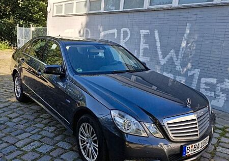 Mercedes-Benz E 220 CDI BlueEFFICIENCY ELEGANCE