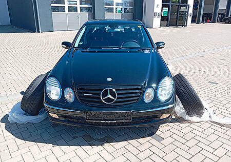 Mercedes-Benz E 240 E -Klasse Lim. SERV/TÜV NEU