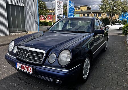 Mercedes-Benz E 320 ELEGANCE