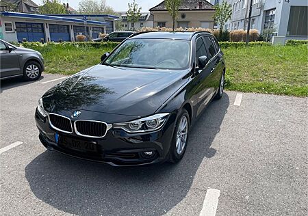 BMW 318i Touring - schwarz - Heckklappe elektrisch
