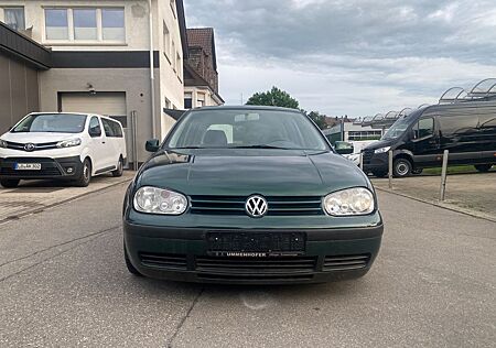 VW Golf Volkswagen 1.6 Auto Basis