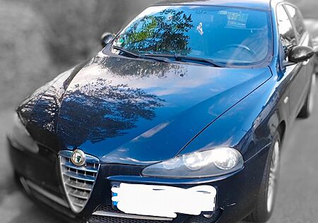 Alfa Romeo 147 Alfa 1.6 TS 16V 120 -