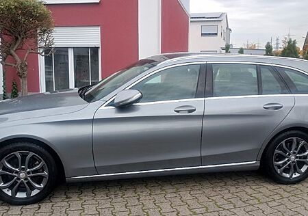 Mercedes-Benz C 220 T Avantgarde BlueT / d Panorama Comand AHK