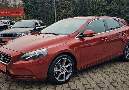 Volvo V40 D2 Navi AHK Sitzheizung TÜV scheckheftgepf.
