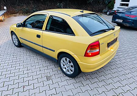 Opel Astra 1.6 16V Edition 2000 orig34 tkm maisgelb