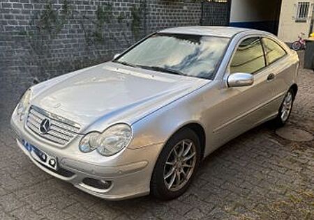 Mercedes-Benz CL 220
