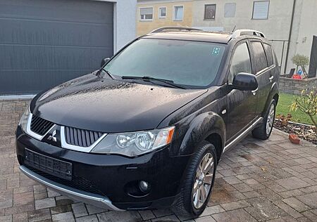 Mitsubishi Outlander 2.0 DI-D Instyle Standhz. Turbo neu