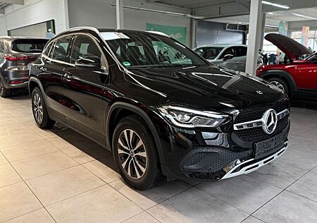 Mercedes-Benz GLA 200 Business LED Kamera Fullscreen Pano