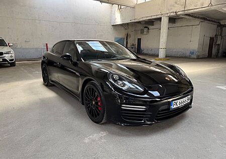 Porsche Panamera Turbo/Sportabgasanlage Sport-Chrono