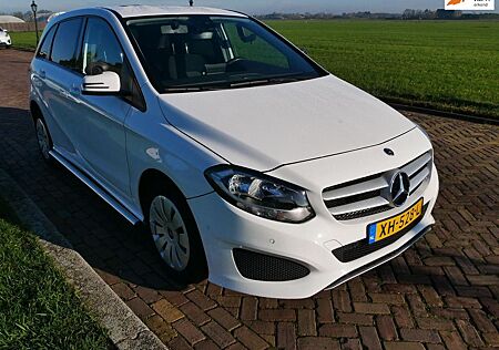 Mercedes-Benz B 220 d Ambition AUT AC *EX-POLITIE* * MARGE CAR