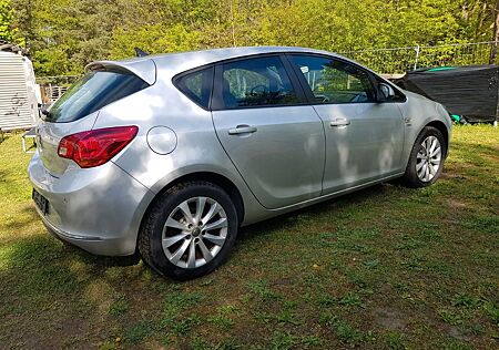 Opel Astra 1.7 ECOTEC Diesel 81kW - TÜV NEU