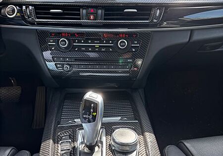 BMW X5 xDrive50i -