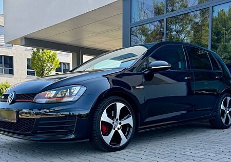 VW Golf Volkswagen VII GTI DSG*BI-XENON*SHZ*NAVI*100% ORIGINAL