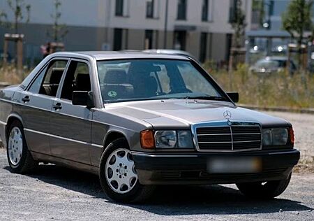 Mercedes-Benz 190 / W201