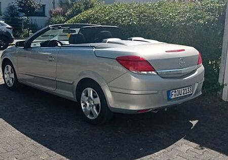 Opel Astra H Twintop 1.6