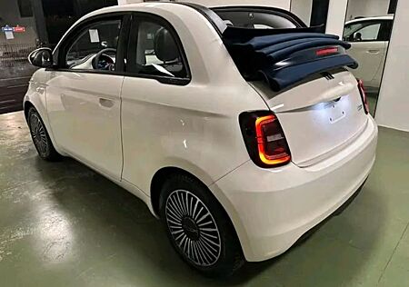 Fiat 500 Cabrio 42 kWh - Erstbesitz, Ganzjahresreifen