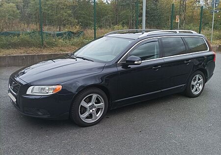 Volvo V70 D5 Summum Unfallfrei Aut 5Zyl Vollausstattun