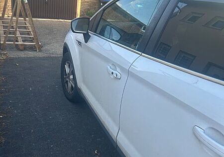 Ford Kuga 2,5 4x4 Titanium 5-tronic Titanium