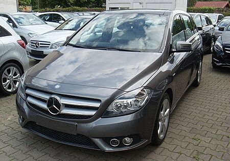 Mercedes-Benz B 200 Automatik / Panormadach / Anhängerkupplung