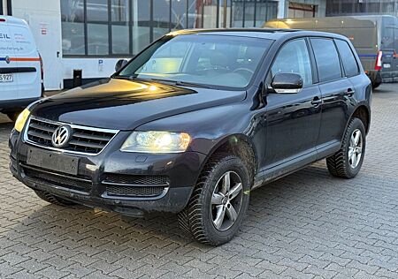 VW Touareg Volkswagen 3.0 V6 TDI Tiptronic Standard