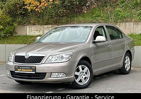 Skoda Octavia 1.6/1 HAND/S-HEFT GEPFLEGT/TÜV NEU/KLIMA