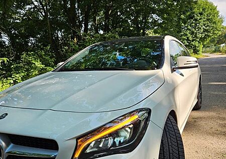 Mercedes-Benz CLA 200 Shooting Brake AMG Line