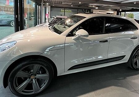 Porsche Macan SPORTDESIGN 21"LEDER PANO BOSE 4ROHR SPORT