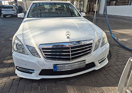 Mercedes-Benz E 220 BlueTEC BE Edition AVANTG. Autom. Edit...