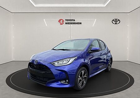 Toyota Yaris Hybrid Teamplayer LED+RFK+CARPLAY+KEYLESS