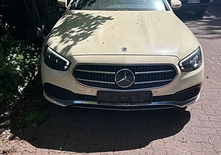 Mercedes-Benz E 220 d T Autom. -
