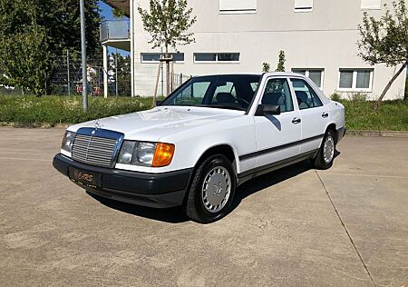 Mercedes-Benz 300 Mercedes 124 E300 Klima Aut. Top Zustand