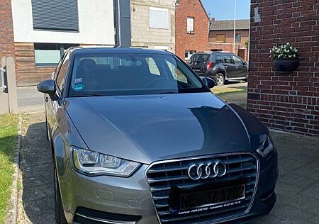 Audi A3 1.2 TFSI Ambiente Sportback Ambiente