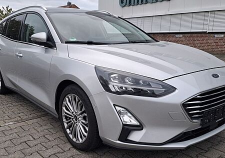 Ford Focus Turnier Titanium LED/Kamera/Standhz/VOLL