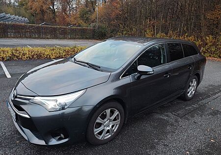 Toyota Avensis 2,0-l-D-4D Business Ed. Touring Spor...