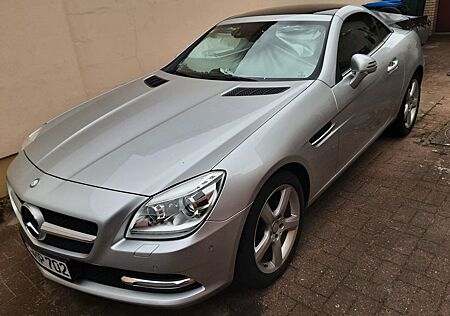 Mercedes-Benz SLK 200 BlueEFFICIENCY -