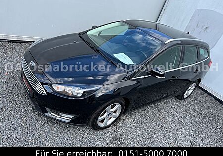 Ford Focus Turnier Titanium*Tempomat*SHZ*Scheckheft*