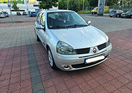 Renault Clio Authentique 1.2 16V Authentique