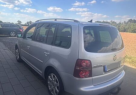 VW Touran Volkswagen 1.4 TSI 125 kW DSG Highline Highline