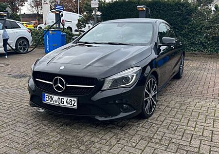 Mercedes-Benz CLA 220 | Night Paket | Top Zustand