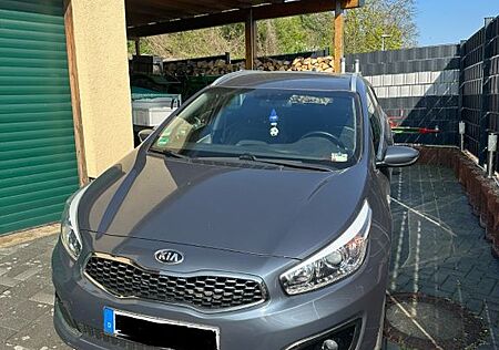 Kia Cee'd Sportswagon 1.6 GDI Dream-Team Edition...