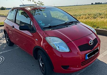 Toyota Yaris 1,0-l-VVT-i -