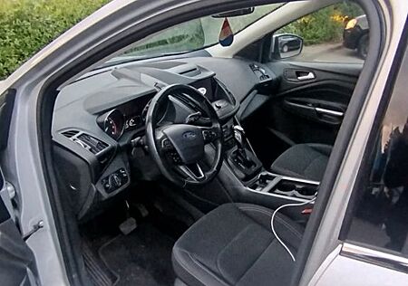 Ford Kuga 1,5 EcoBoost 4x2 110kW Titanium Automat...