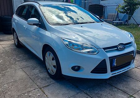 Ford Focus 1,6TDCi 77kW ECOnetic 99g SYNC Ed. Tur...
