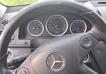 Mercedes-Benz C 180 CGI BlueEFFICIENCY -