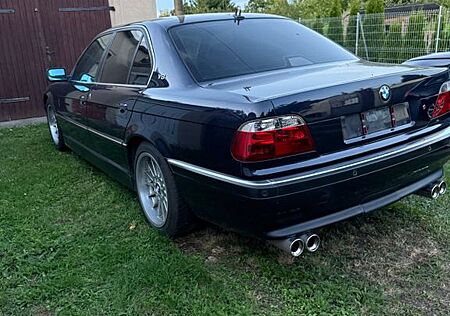 BMW 735i Vollaustattung Rostfrei