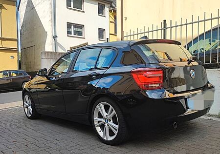 BMW 118d xDrive Sport Line Sport Line Standheizung