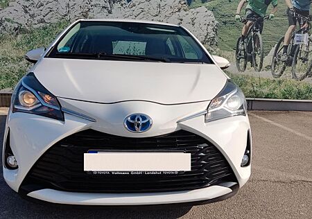 Toyota Yaris 1,5-l-VVT-i Hybrid CVT Team Deutschlan...