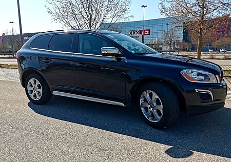 Volvo XC 60 XC60 2.4D DRIVe R Design R Design